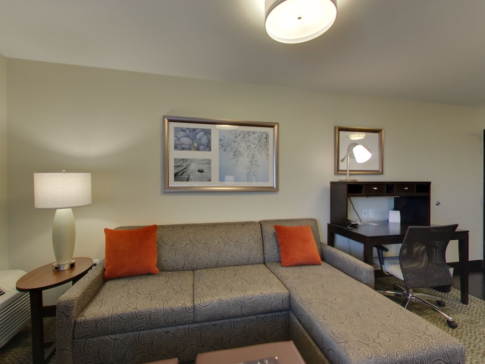 Staybridge Suites Madison Fitchburg - photo 12