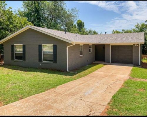 Lazy E Country Cozy in Edmond, United States