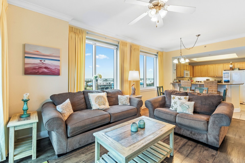 Crystal Tower Comfort Condos by Hosteeva - photo 53