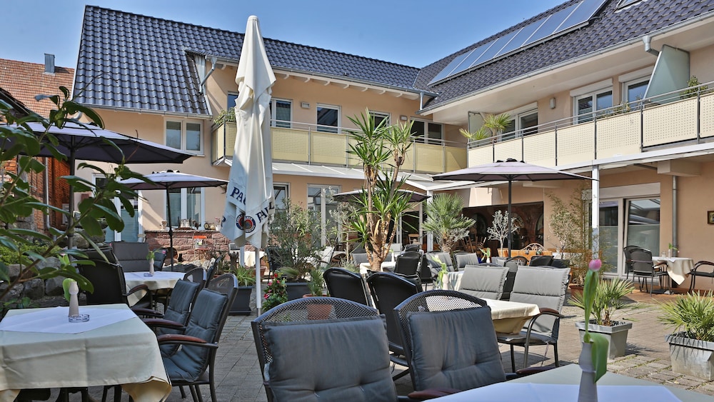 Burgers Hotel — Kippenheim