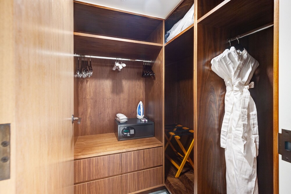 The Ritz Carlton Residences by Real Select Vacation - photo 30