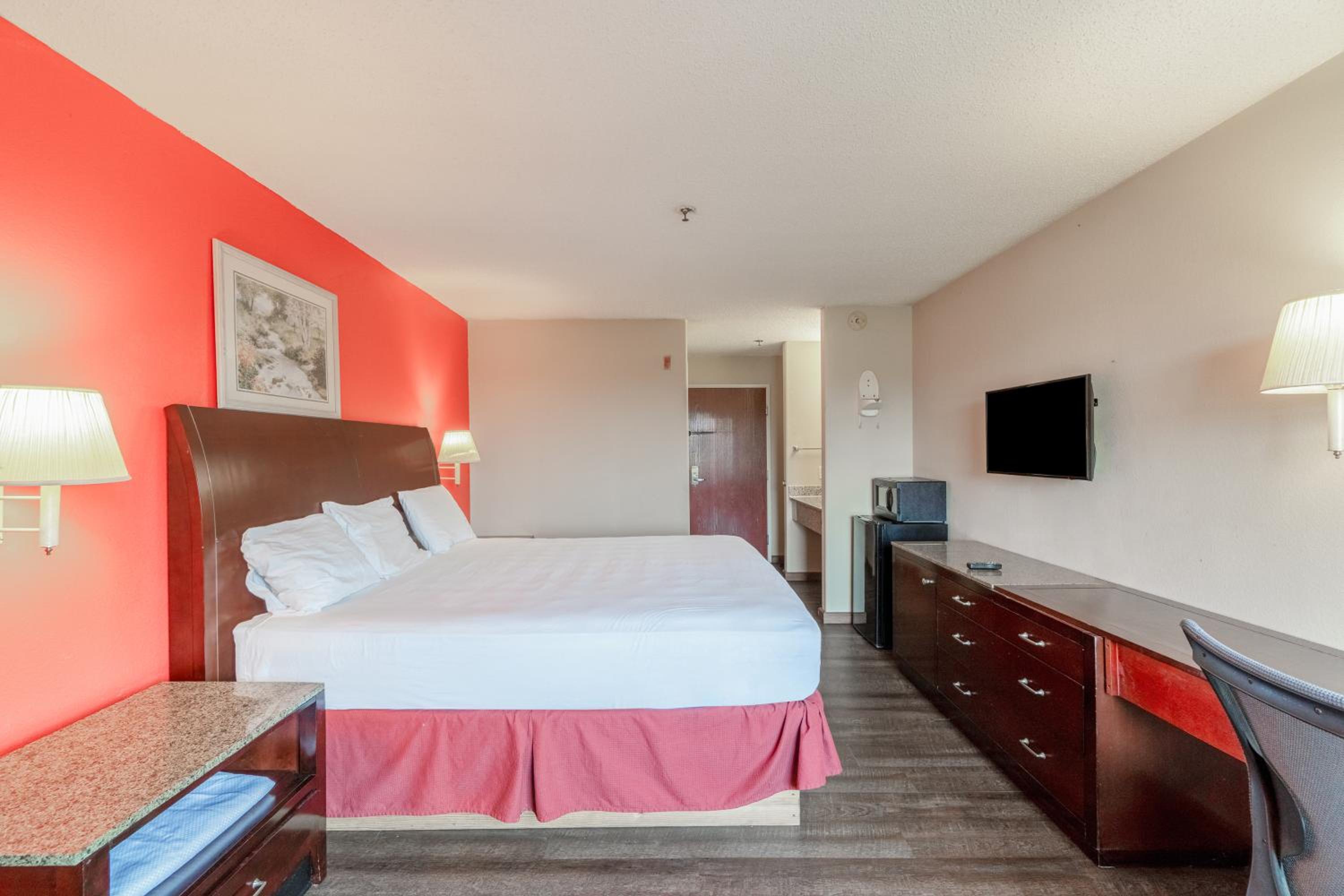Capital O Fairway Inn Baytown La Porte TX - photo 10