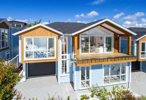 Stunning Rothesay Bay — 4-Star Luxury Hotel in Auckland, New Zealand