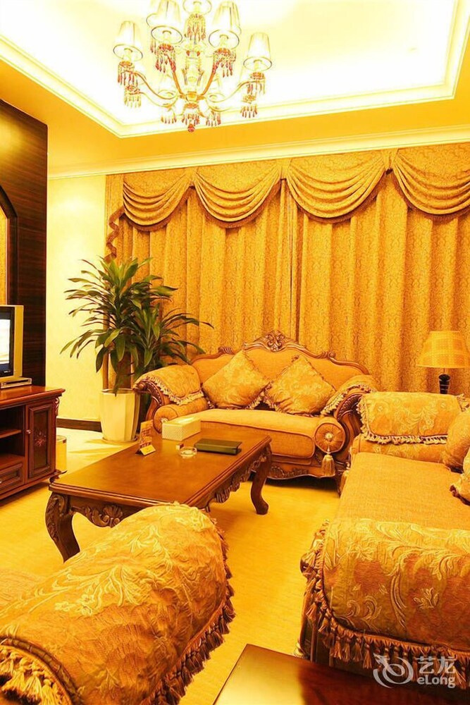 White Dolphin Hotel in Qinzhou, People's Republic of China