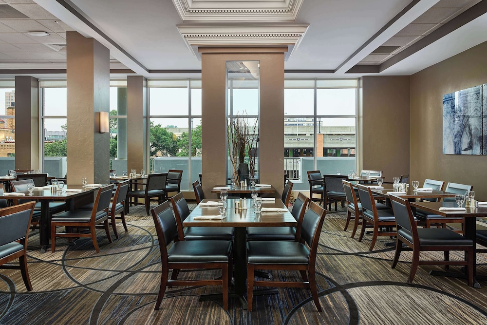 Hilton Kansas City Country Club Plaza - photo 41