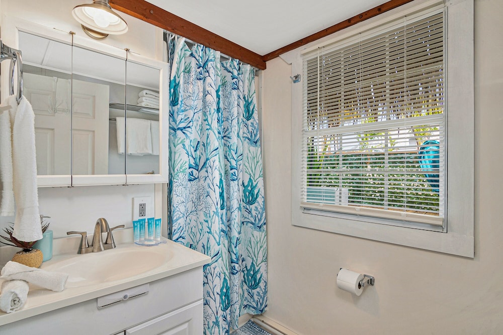 Latitude 26 Waterfront Resort & Marina - photo 54