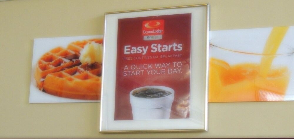 Econo Lodge Wickliffe Cleveland East - photo 40