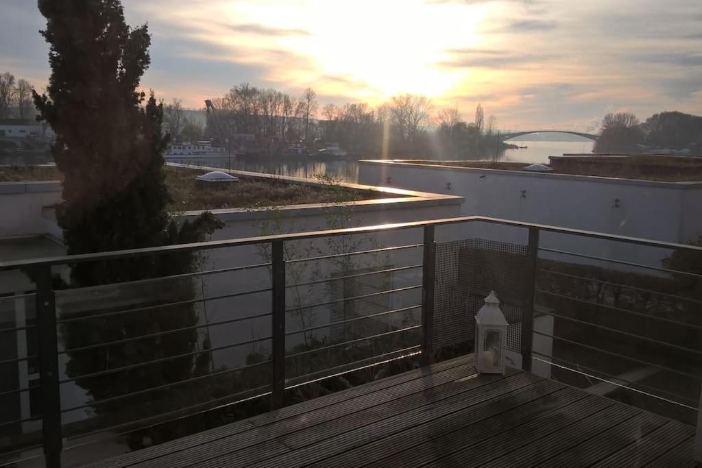 Wohnen Am Wasser — 4-Star Luxury Hotel in Wiesbaden, Germany
