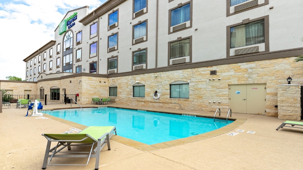 Holiday Inn Express & Suites Houston South near Pearland by IHG - photo 21