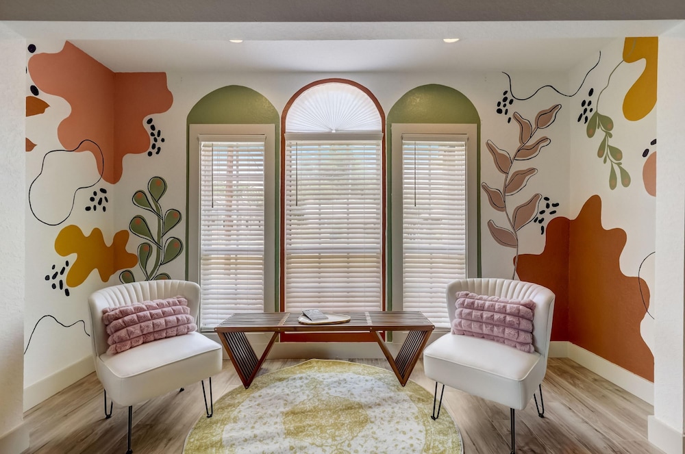 The Retro Retreat Close to Downtown Fort Sam - photo 6