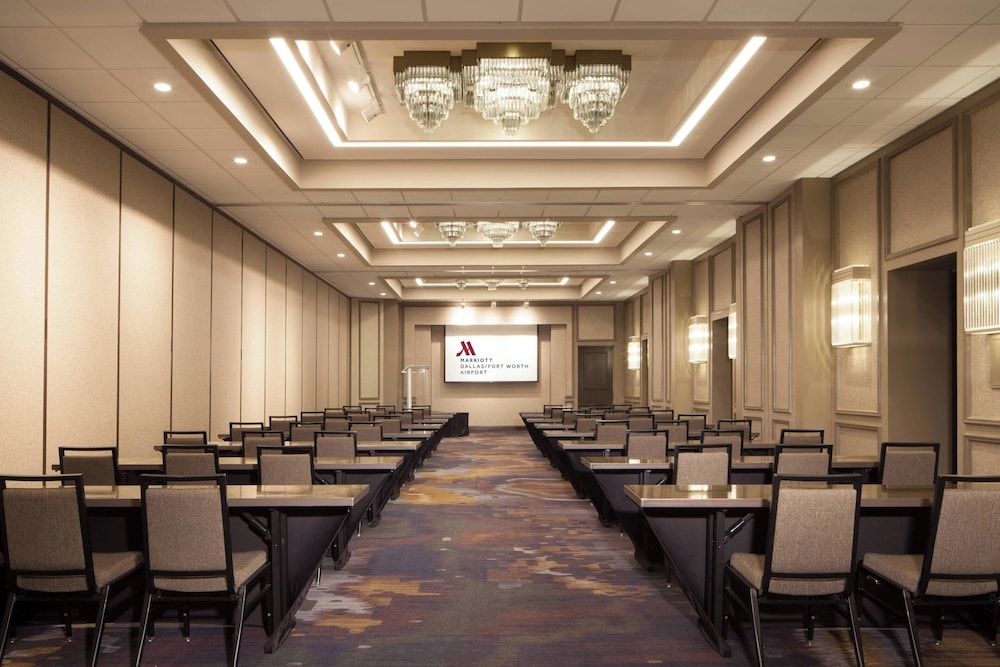 Dallas Fort Worth Airport Marriott - photo 69