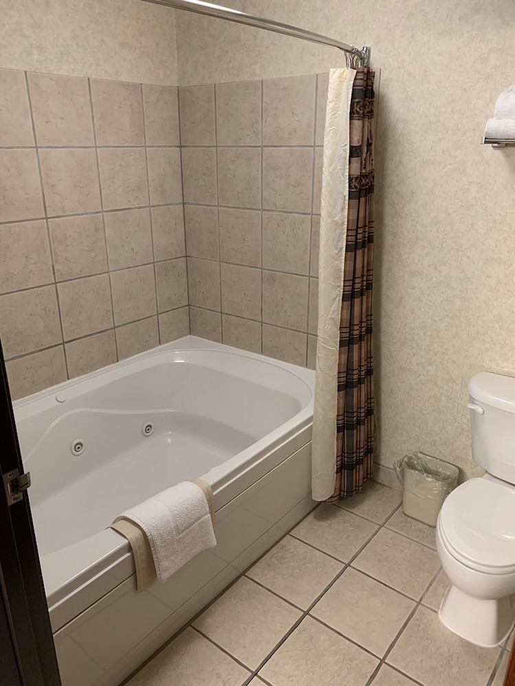 Kelly Inn & Suites Mitchell South Dakota - photo 17