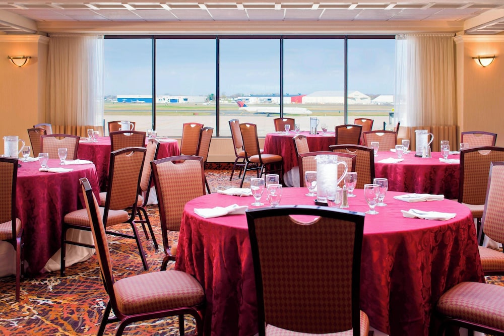 Sheraton Hartford Hotel at Bradley Airport - photo 22