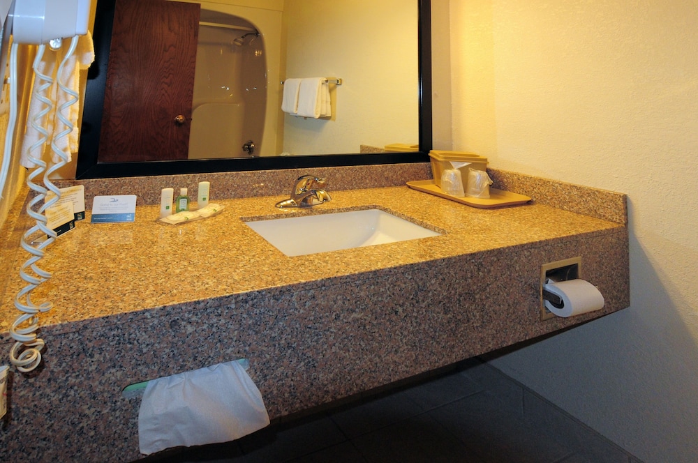 Quality Inn Stadium Area Green Bay Stadium - photo 13