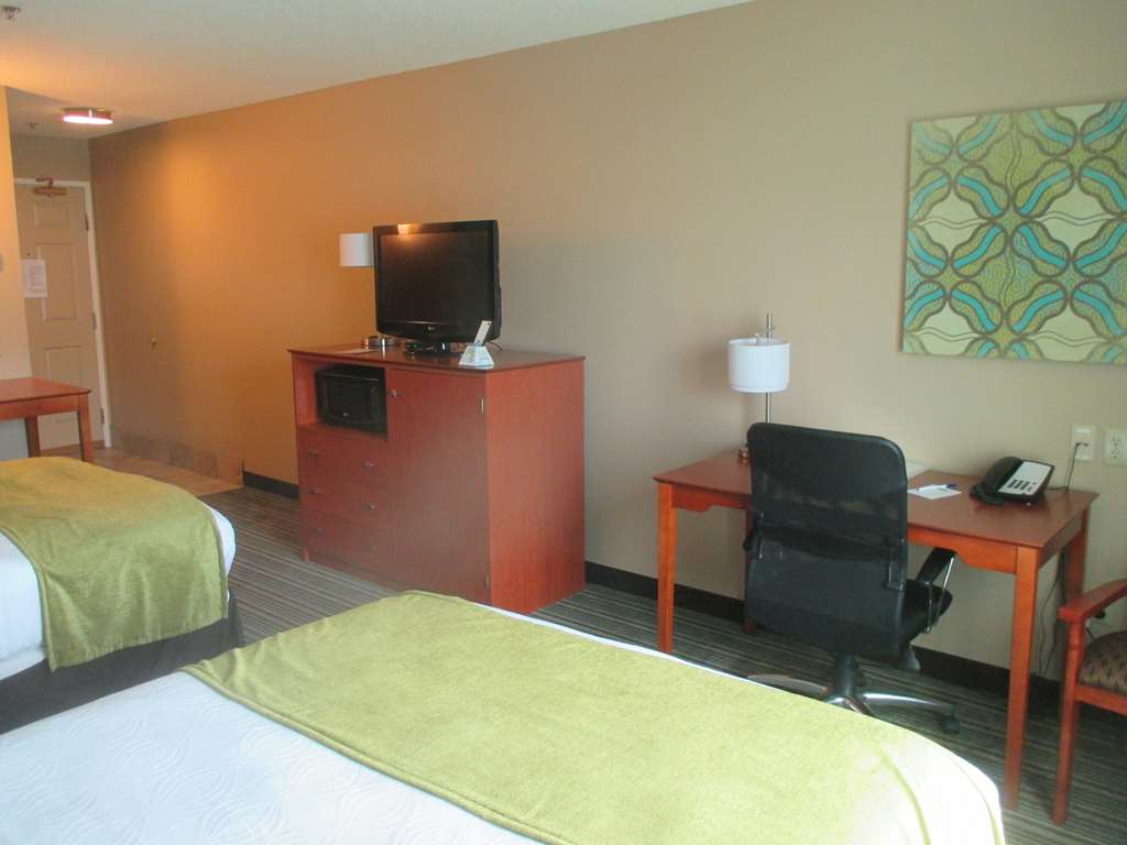 Best Western Plus Menomonie Inn & Suites - photo 15