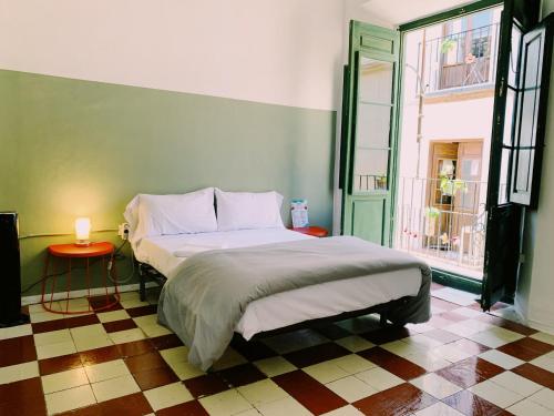 Maria Magdalena Room 5 - last minute hotel in Malaga