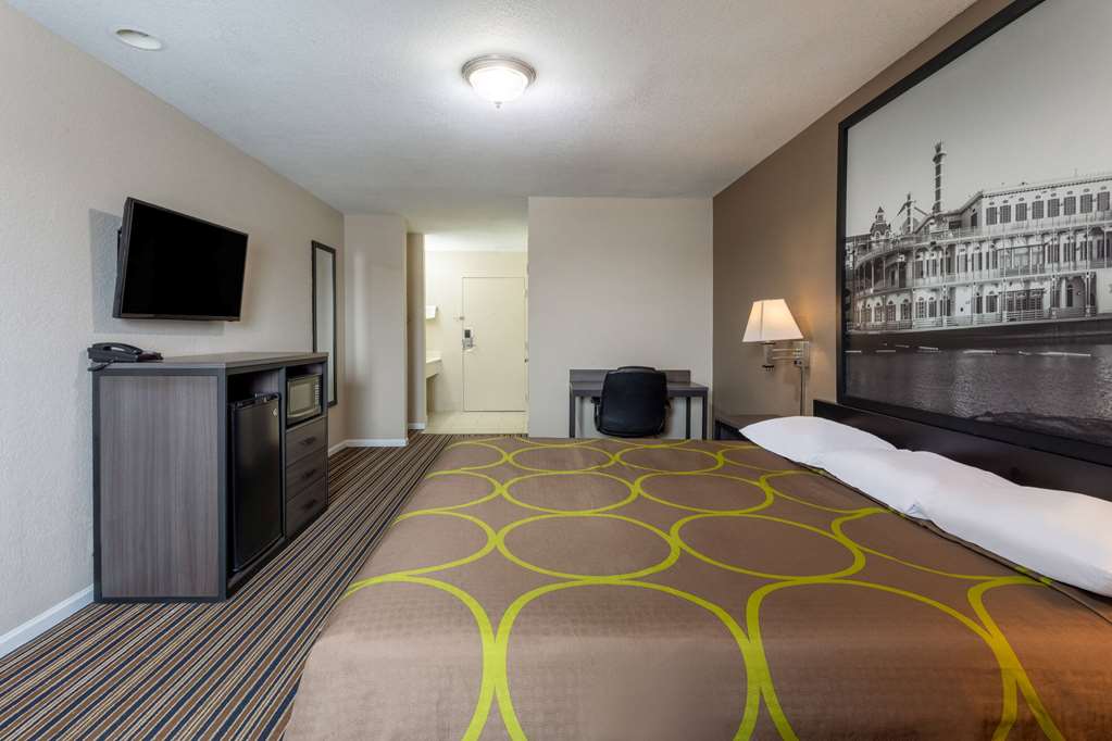 Super 8 by Wyndham Missouri Valley - photo 28
