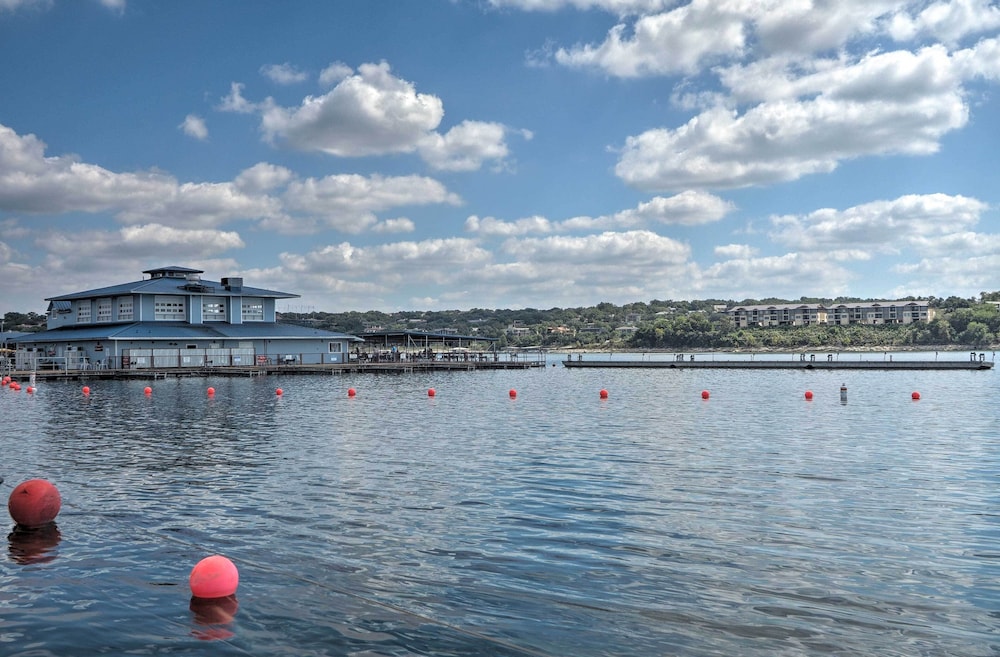 Modern Lake Travis Haven with Resort Amenities - photo 10