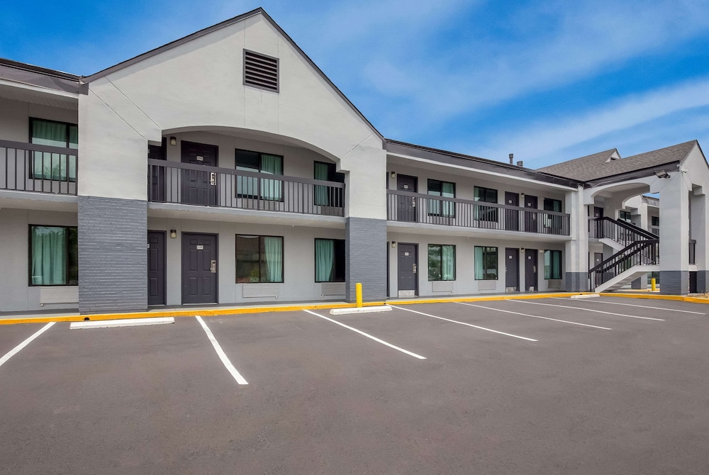 Econo Lodge Mobile Airport Blvd. - photo 33