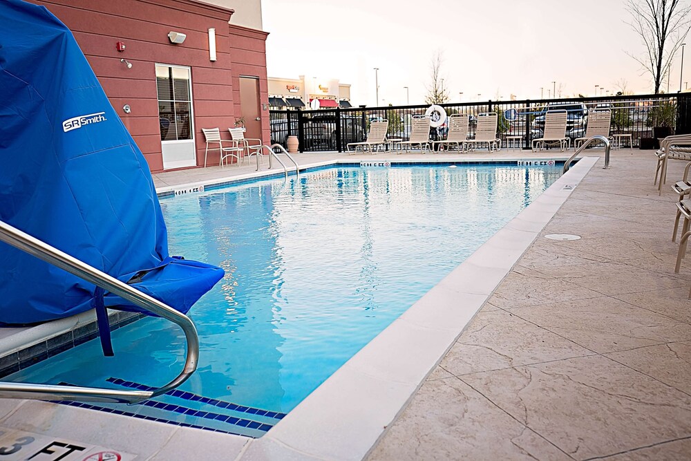 Hampton Inn & Suites Jacksonville - photo 40