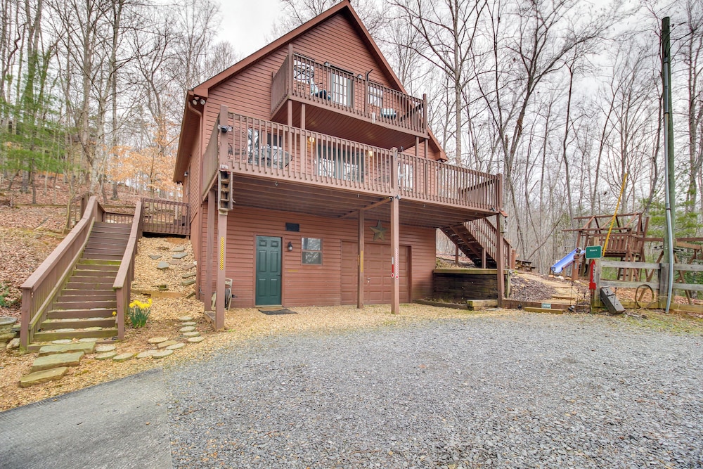 Ellijay Resort Cabin with Fire Pit Decks And Hot Tub - photo 31