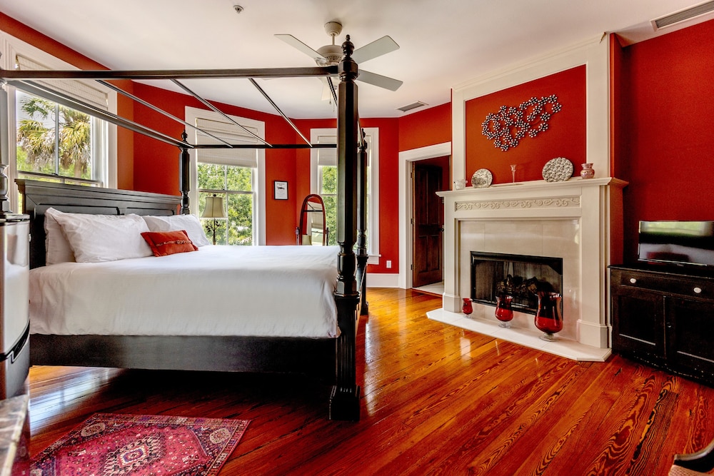 Camellia Rose Inn - photo 11