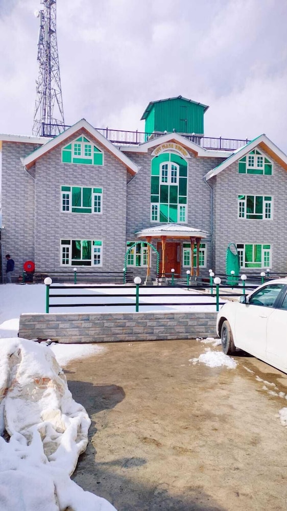 City plaza resort in Anantnag, India