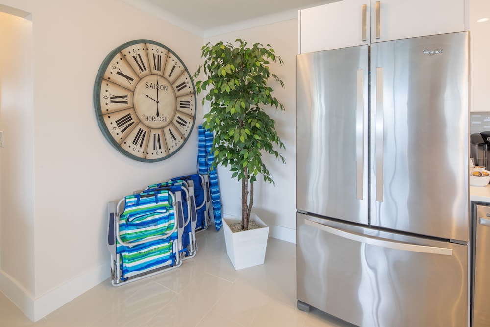 Pompano Suites by the Beach - photo 31