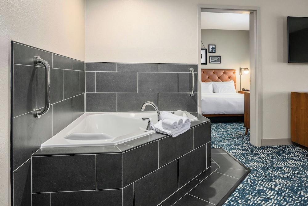 Four Points by Sheraton Bedford Manchester Airport - photo 18