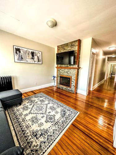 The Red House Albany NY 4 Bedroom Private Apartment