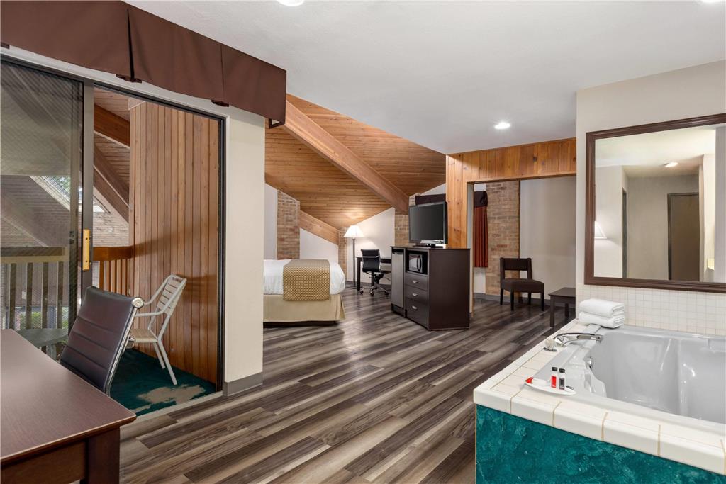 Baymont by Wyndham Monroe - photo 12