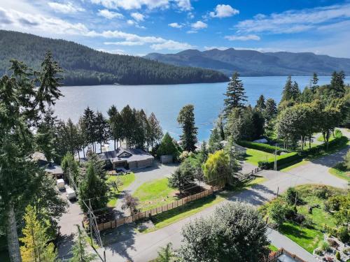 Cowichan Lake Manor in Unknown City, Canada
