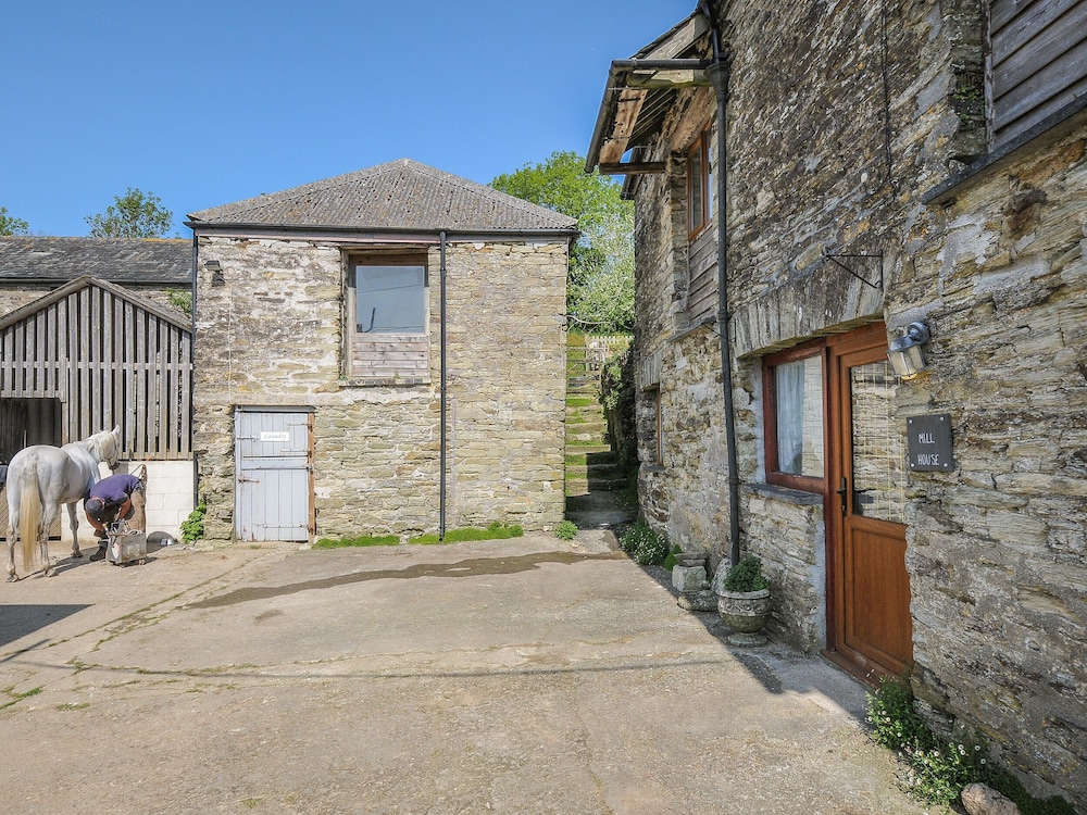 Mill House — 4-Star Luxury Hotel in Lostwithiel, United Kingdom