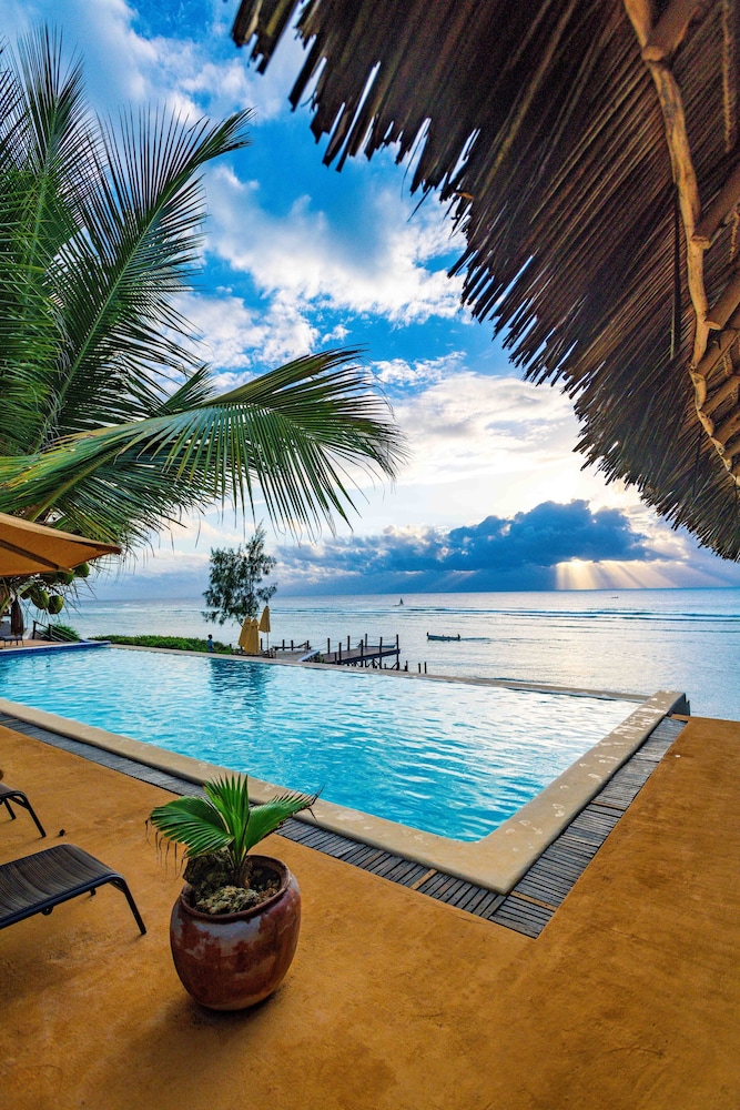Sunshine Marine Lodge — 4-Star Luxury Hotel in Zanzibar, Tanzania