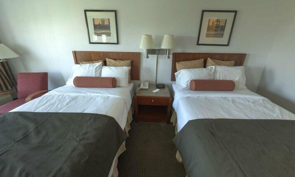 Redwood Lodge - photo 3