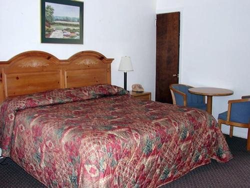 Red Carpet Inn Suites Morgantown — Morgantown