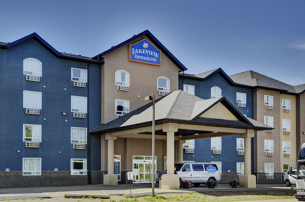 Lakeview Inns & Suites Fort Nelson in Fort Nelson, Canada