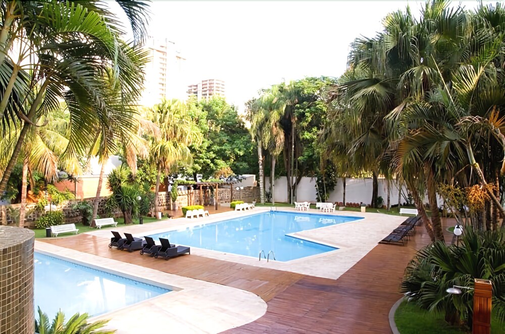 UpFront Hotel Lanville