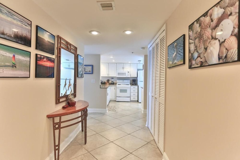 Destin Towers 143 Beach Front 2BR - photo 7