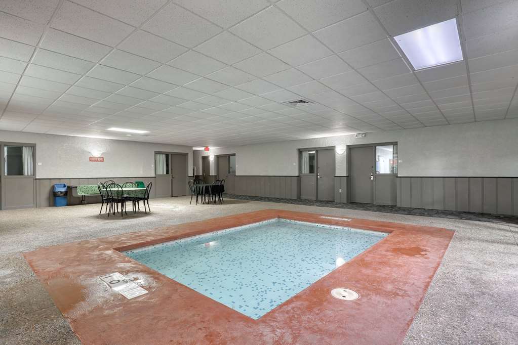 Quality Inn & Suites Green Bay Downtown - photo 48