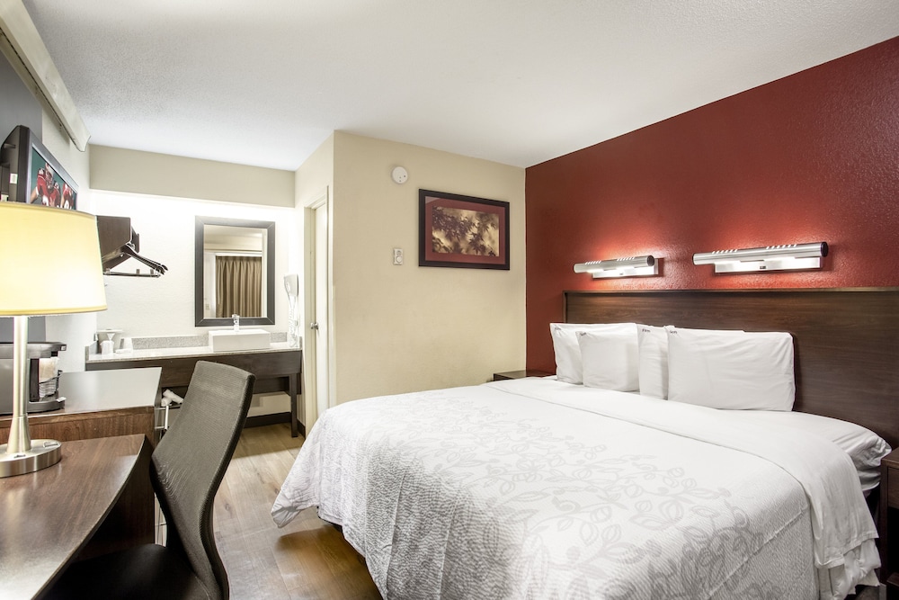Red Roof Inn PLUS Boston Framingham - photo 6