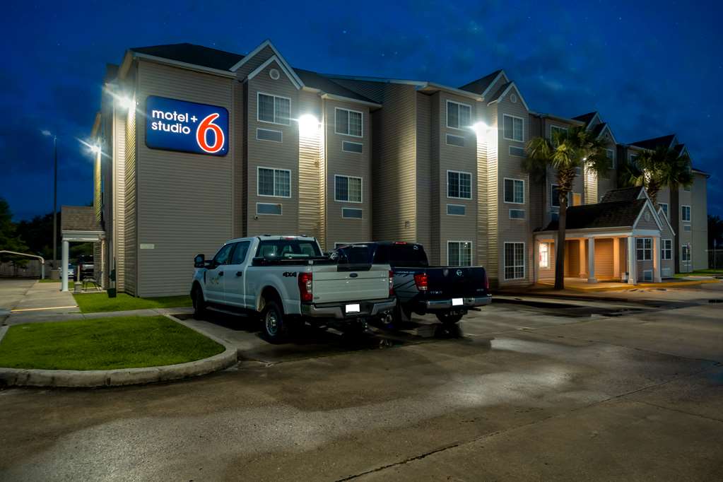 Microtel Inn & Suites by Wyndham Breaux Bridge - photo 3