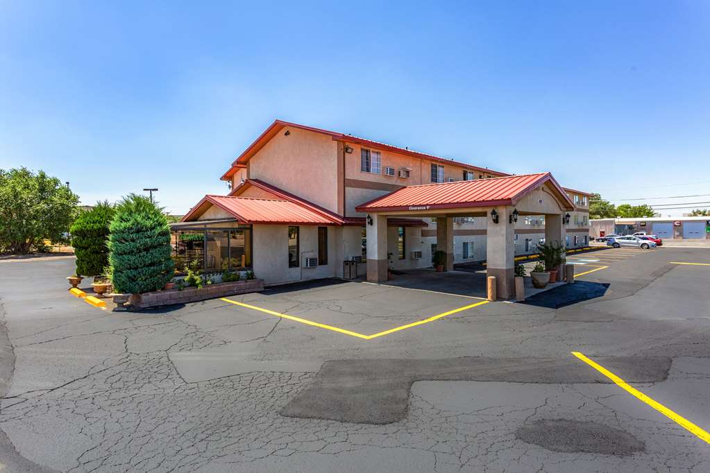 Rodeway Inn Farmington - photo 2