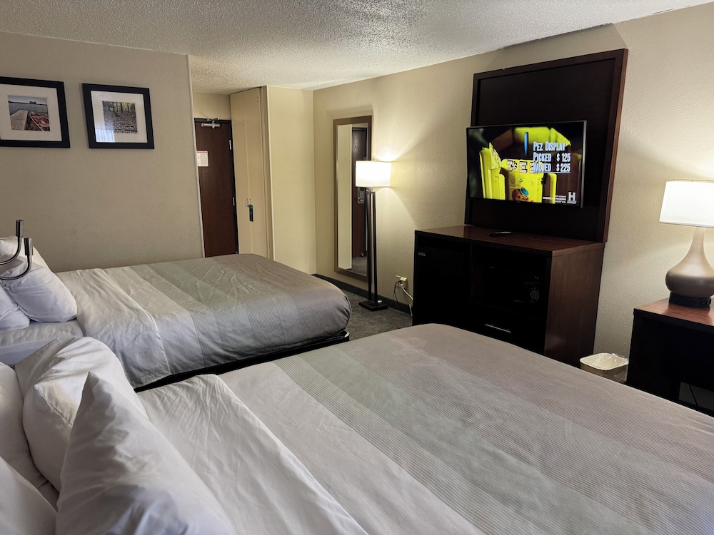 Quality Inn & Suites Green Bay Ashwaubenon - photo 19