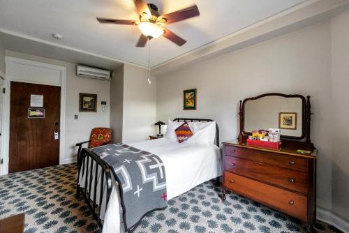 Hotel Congress - photo 2