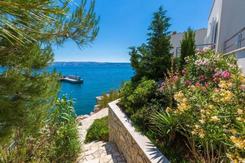 Direkt am eigenen Strand — 4-Star Luxury Hotel in Novi Vinodolski, Croatia