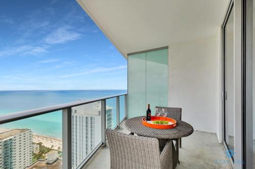 Insane Ocean View Balcony Beachfront Resort Pool in Hollywood, United States