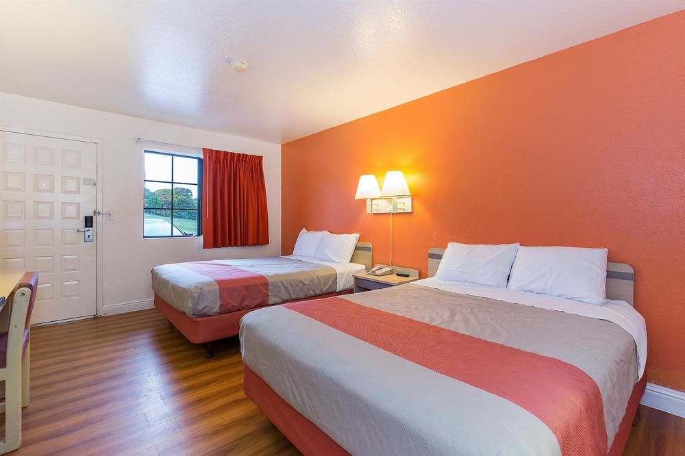 Motel 6 Vallejo Maritime North - photo 9