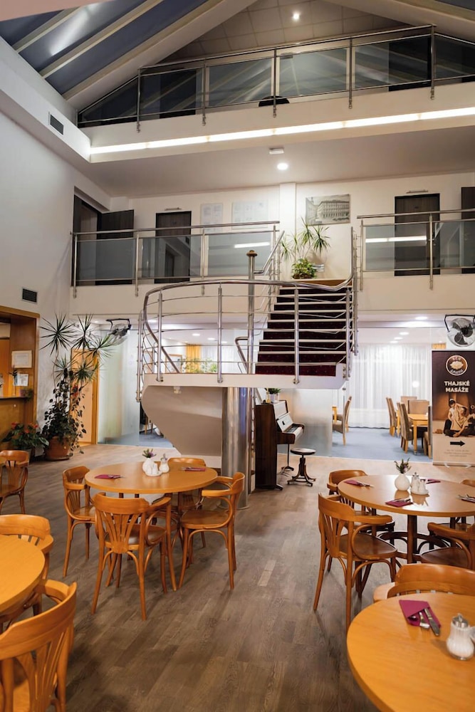 Hotel Atrium — Vyskov — photo 2