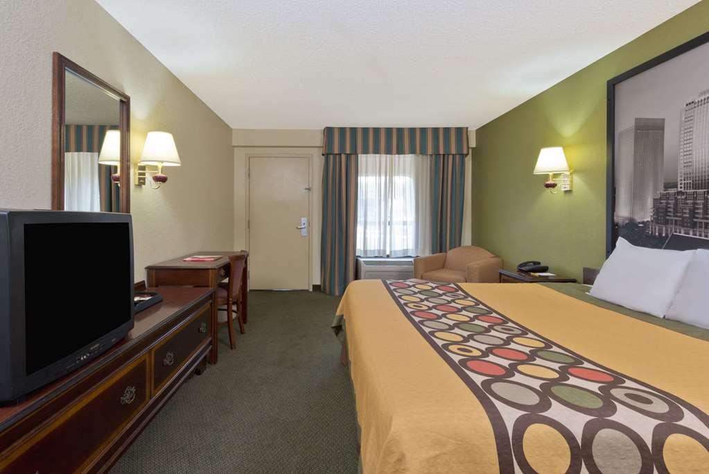 Super 8 by Wyndham Huntersville Charlotte Area - photo 12